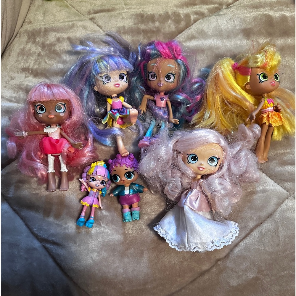 Shopkins figurine dolls